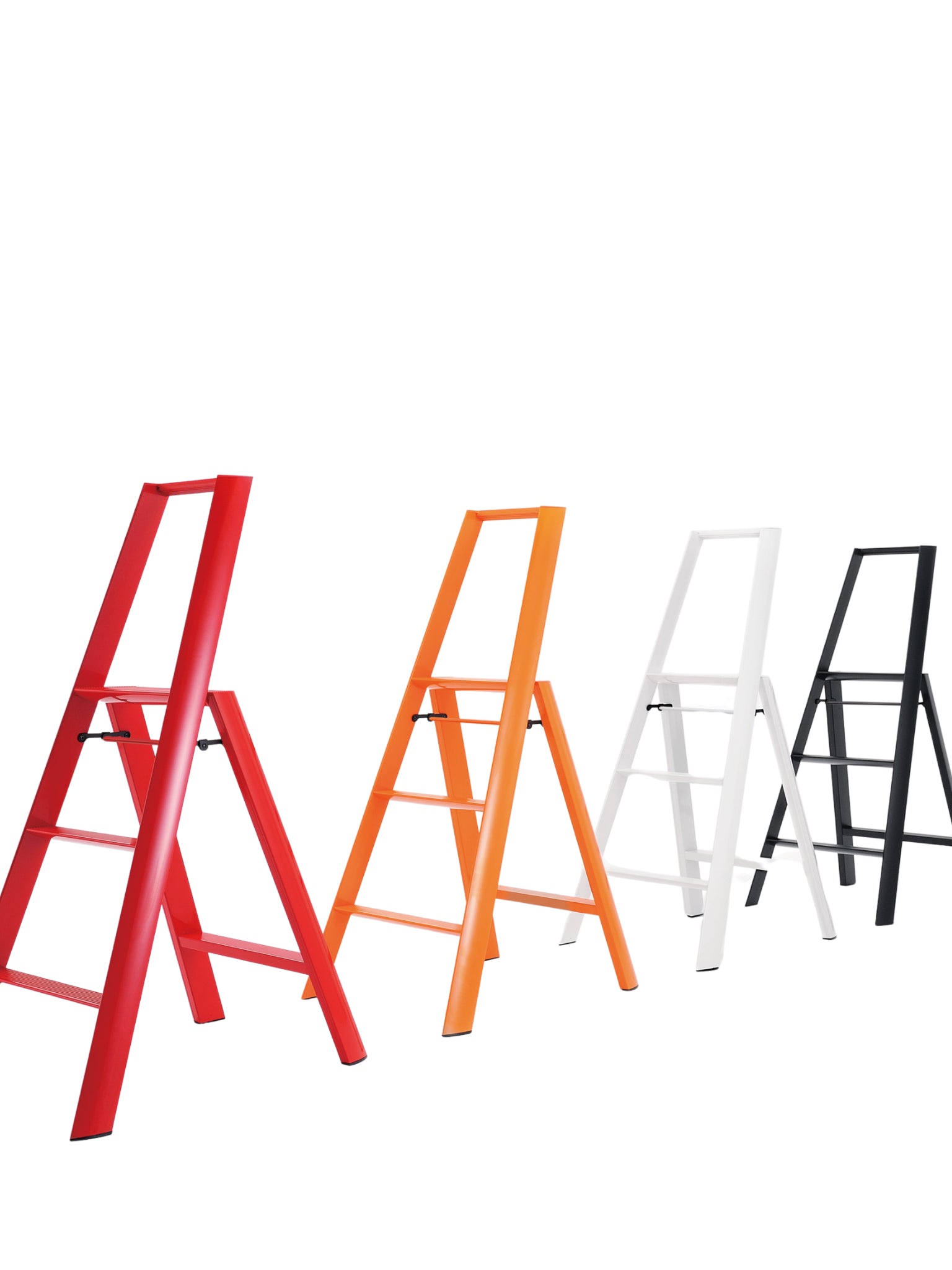 De Hasegawa Lucano ladders 3 step in rood, oranje, wit en zwart